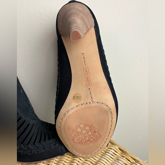 Vince Camuto Acha Cut Out Peep Toe Bootie Black Size 5 1/2 - Picture 11 of 15